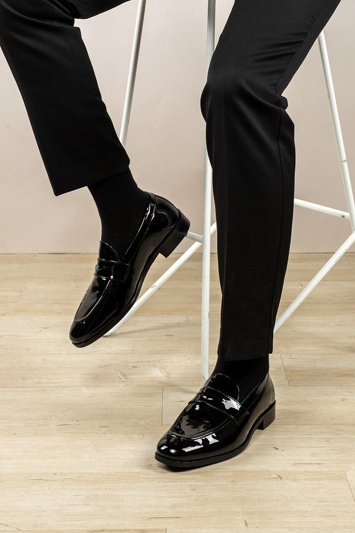 Dayton black saddle leather loafers for men, crafted from premium leather with classic saddle design, ideal for smart casual and formal occasions.
